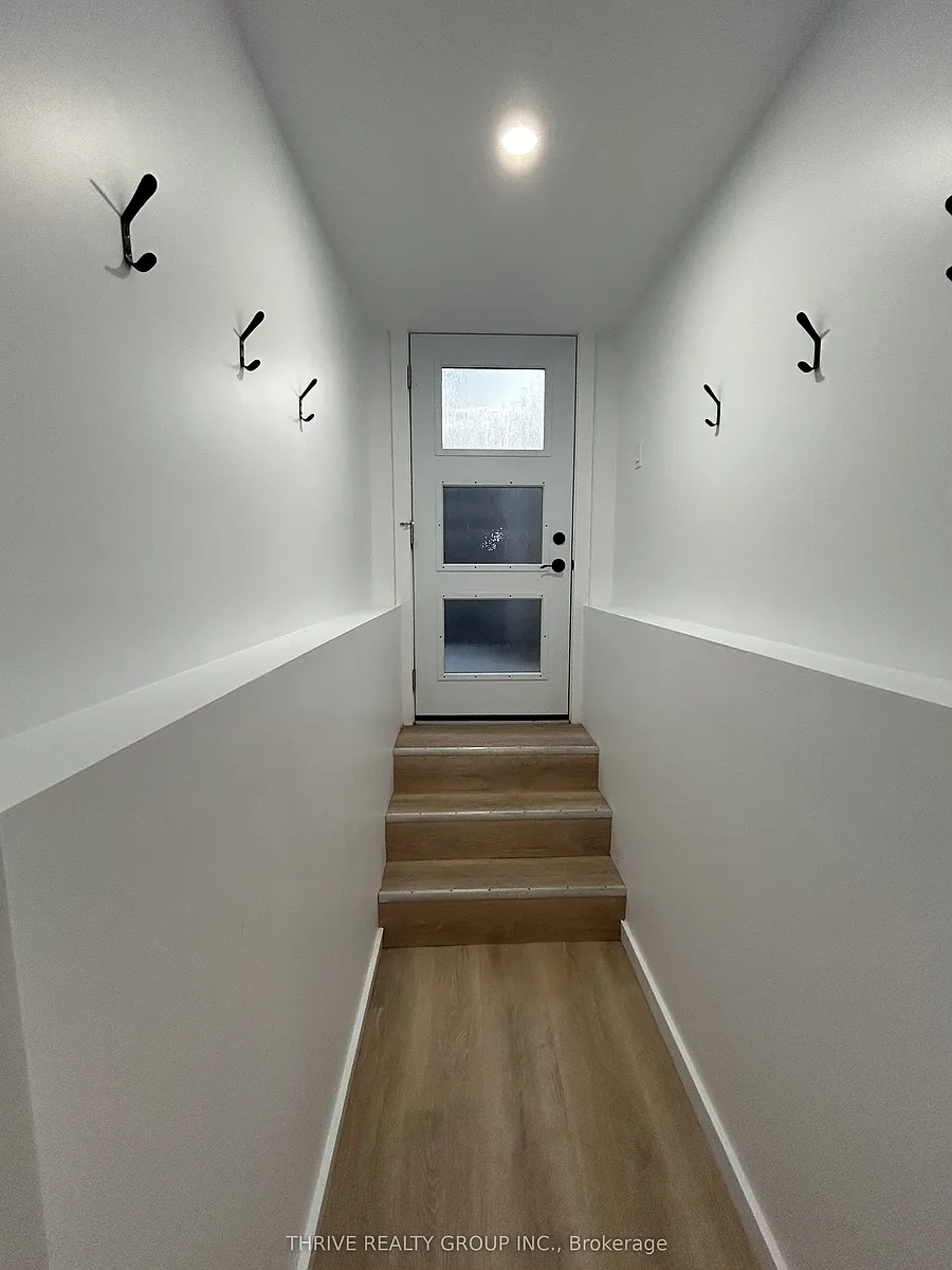 Building Photo - 27 Belgrave Ave #LOWER