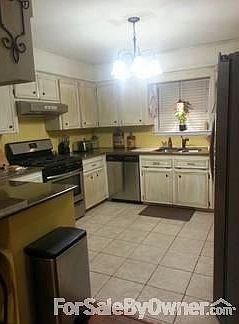 2nd image of 214 River Oaks Dr