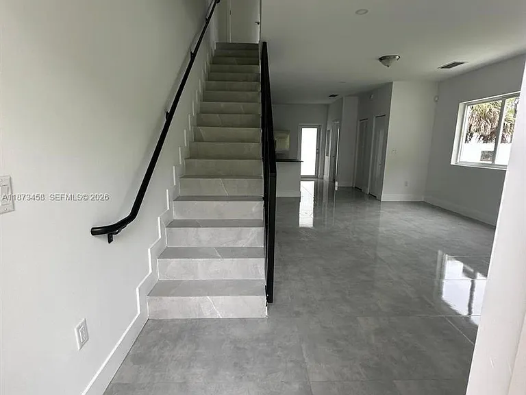 723 NW 19th Ave #B — Photo 5