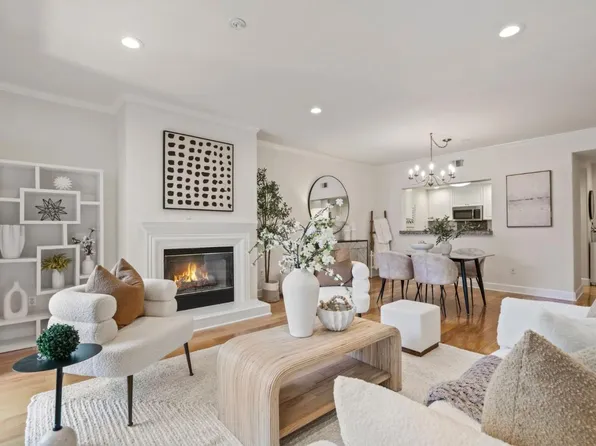 1 W Edith Ave APT D129, Los Altos, CA 94022