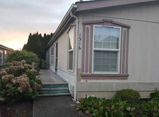 1516 W B Ave, La Center, WA 98629