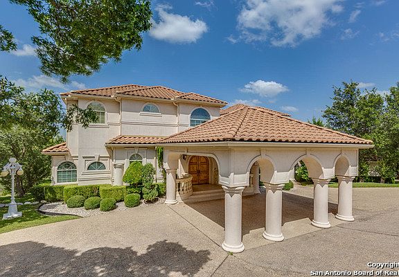 2nd image of 42 Galleria Dr