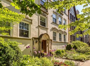 2326 W Farwell Ave, Chicago, IL 60645