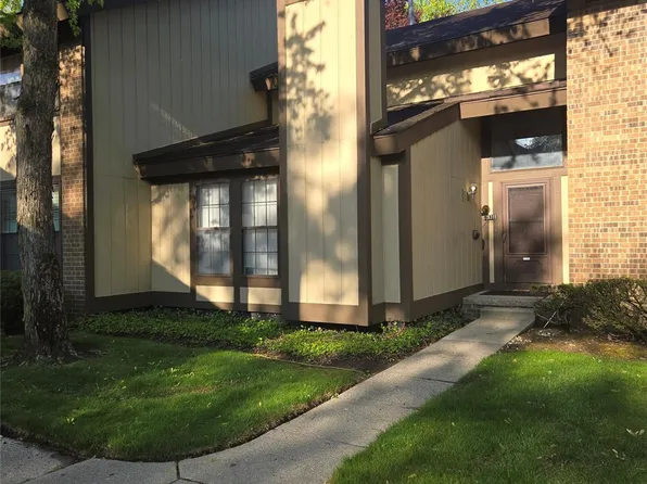 25311 Greenbrooke Dr, Southfield, MI 48033