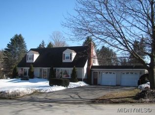 75 Cambridge Rd, Whitesboro, NY 13492