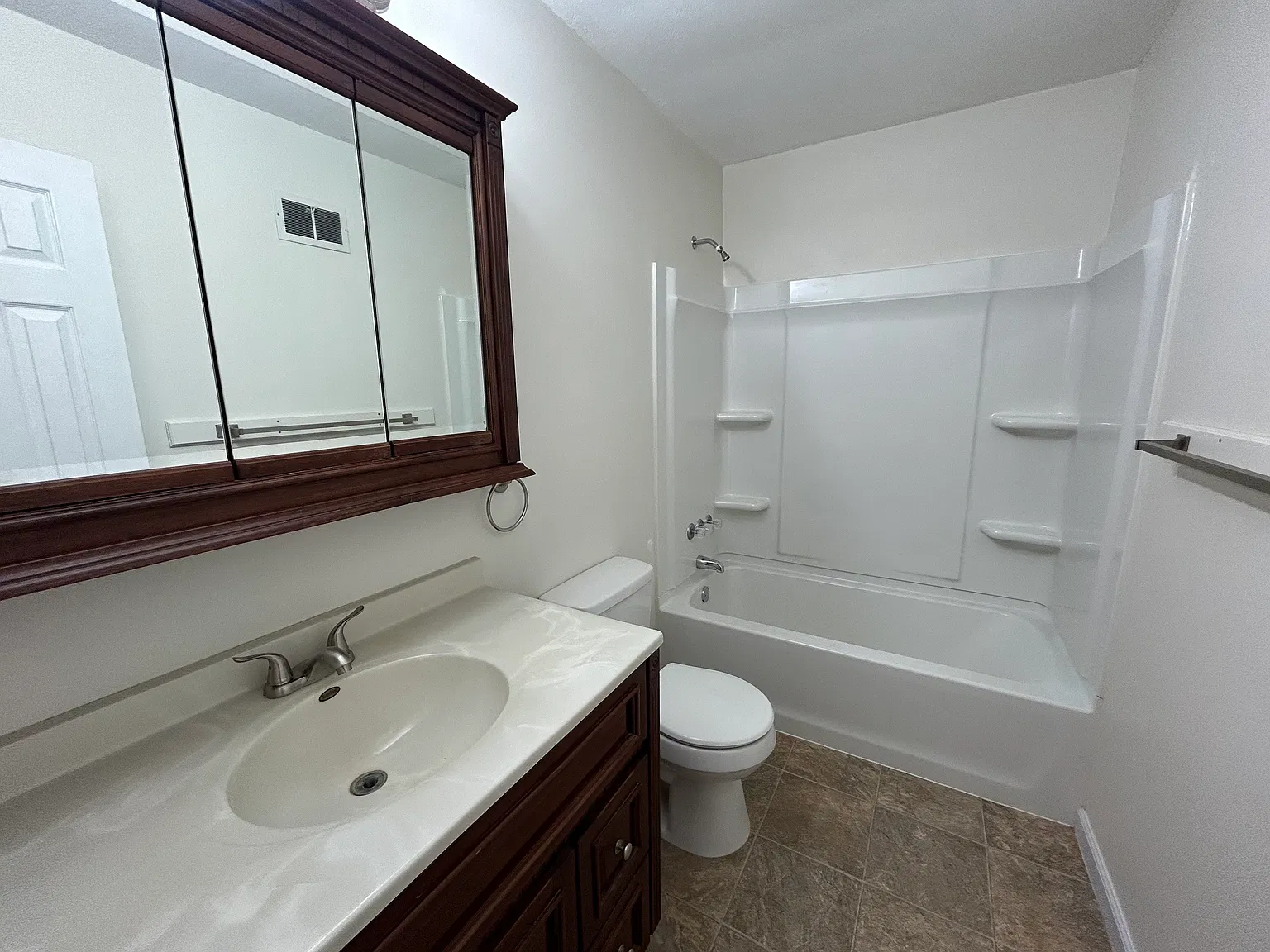 2 bed, 800 sqft, $925 — Photo 4