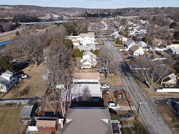 4th image of 108 Angell Ave