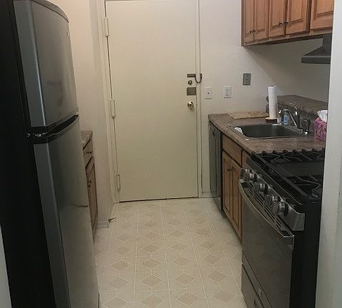 4th image of 8 Stebbins Close #8