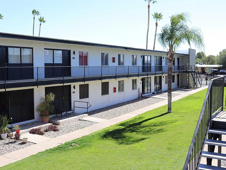 Palms on 2nd Apartments — Photo 67