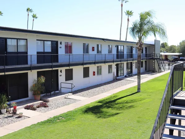 Palms on 2nd Apartments
