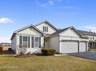 2620 Fallbrook Dr, Hampshire, IL 60140