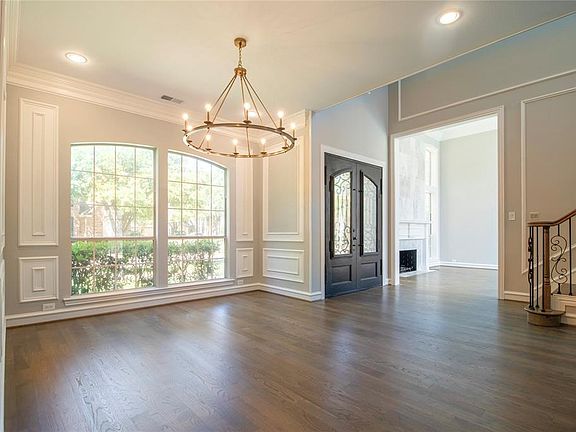 3rd image of 2812 Sandray Ct