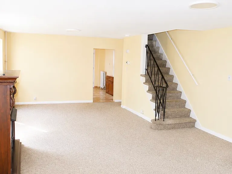 203 Maple St — Photo 7