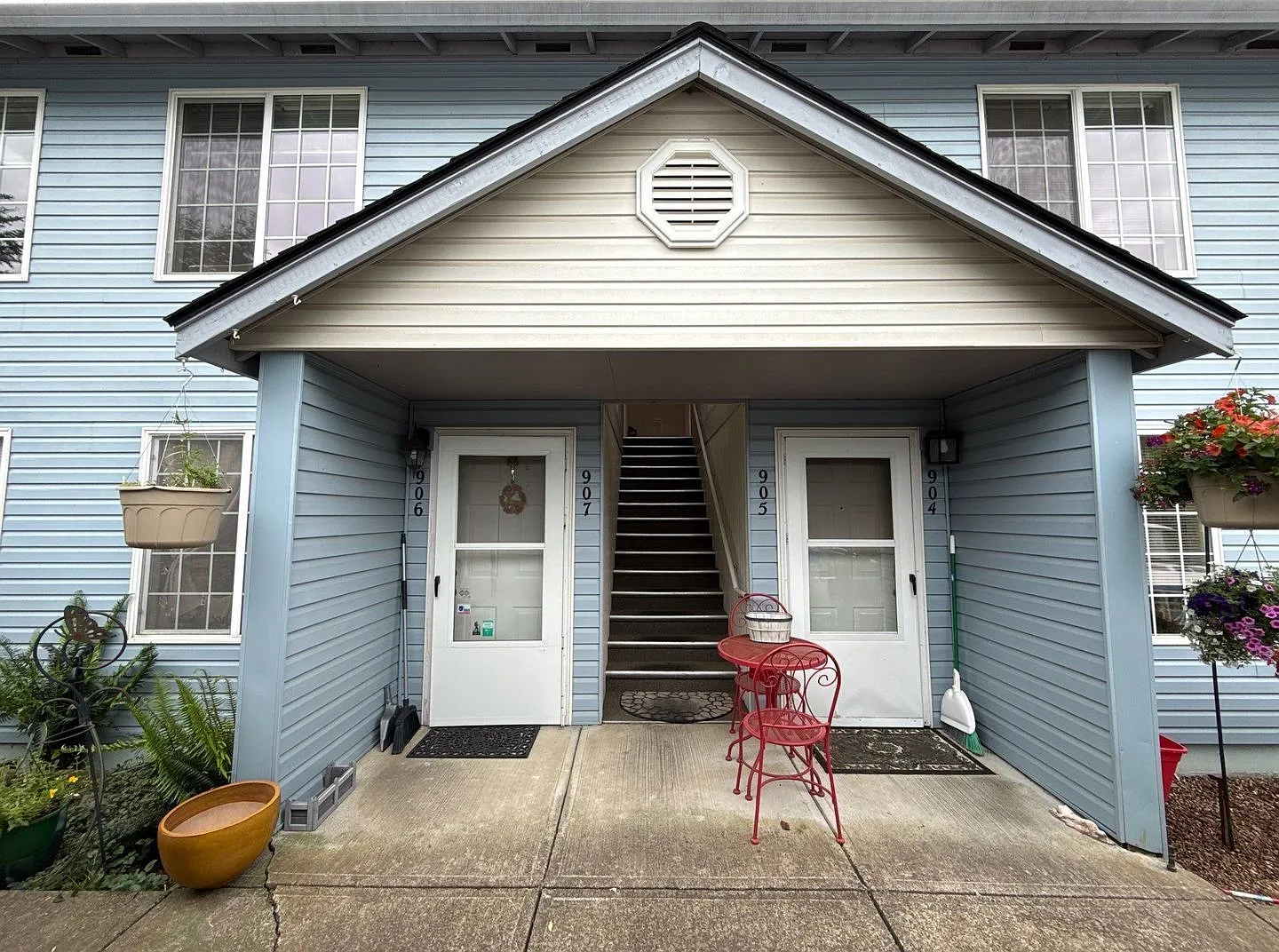 2 bed, 1.0 bath, 850 sqft, $1,445 — Photo 2