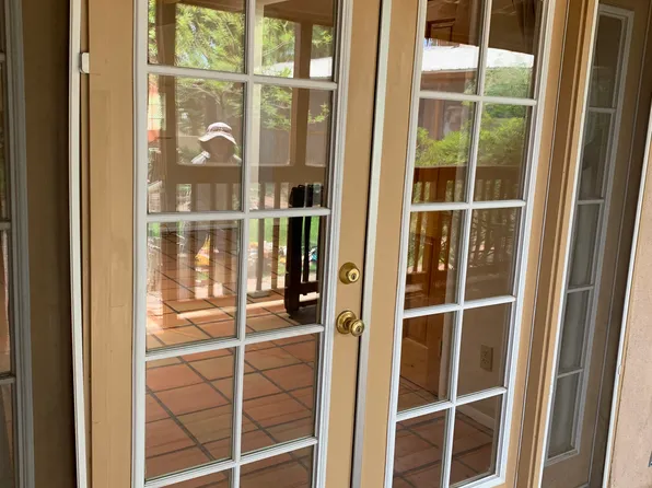 633 Cedar St NE, Albuquerque, NM 87106