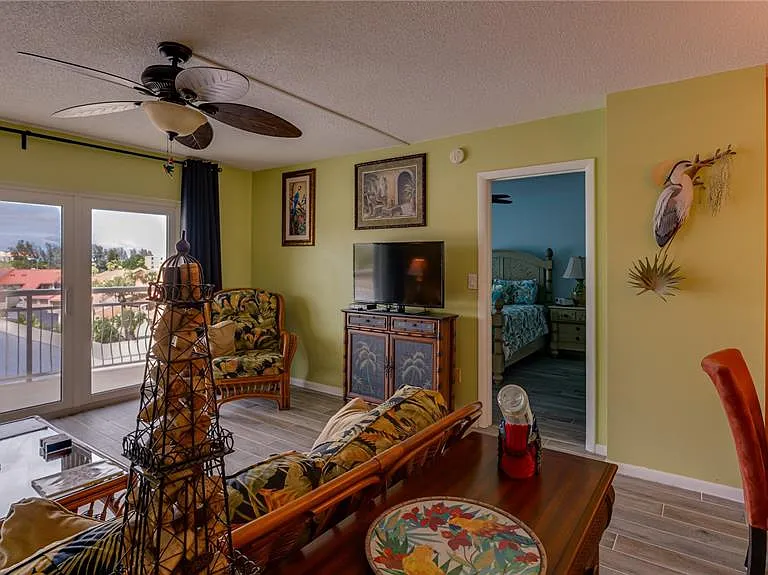 4900 Brittany Dr S #411 — Photo 8