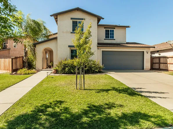 704 11th Street, Sanger, CA 93657