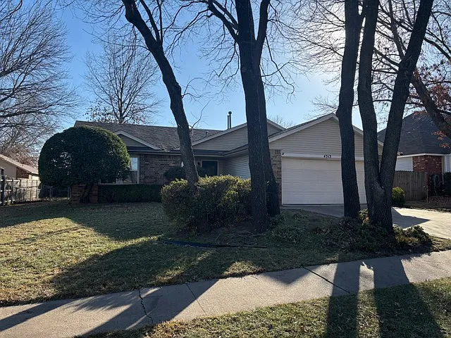 4313 W Pittsburg St — Photo 2