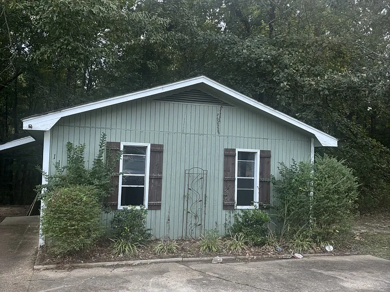 117 Herron Dr — Photo 2