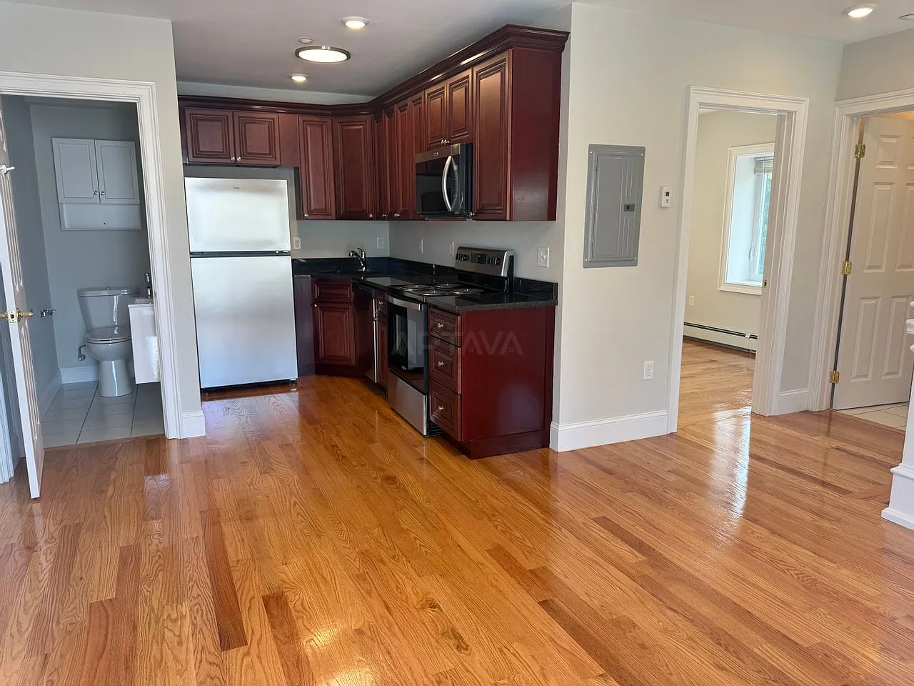 3 bed, 1.5 bath, 1100 sqft, $3,500 — Photo 1