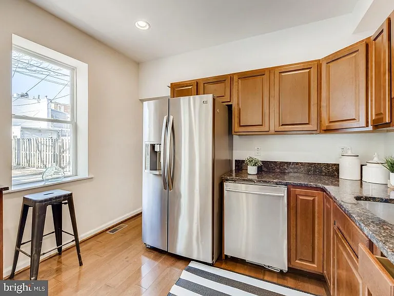 1433 Olive St — Photo 29