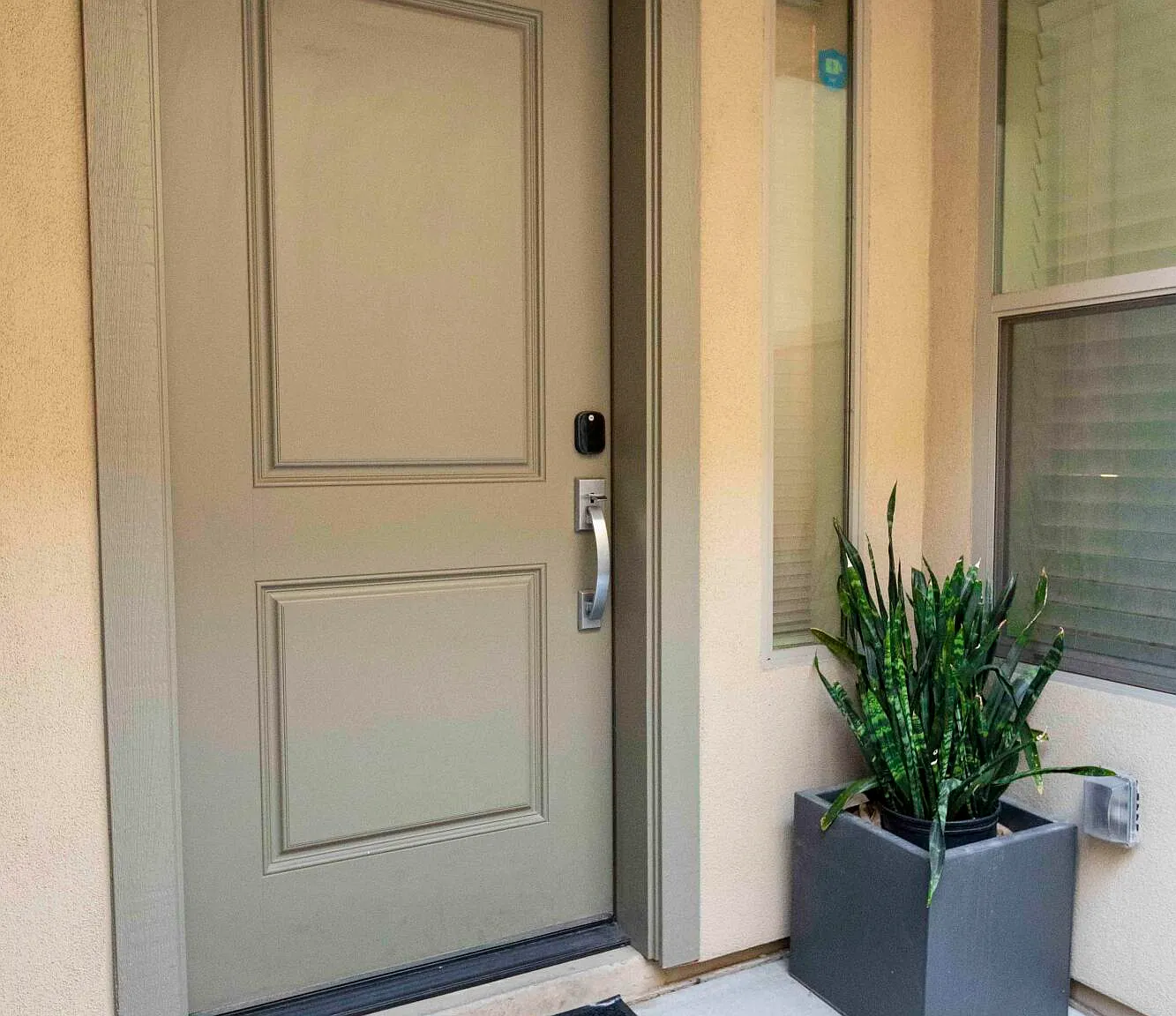 3 bed, 2.0 bath, 1353 sqft, $2,600 — Photo 3