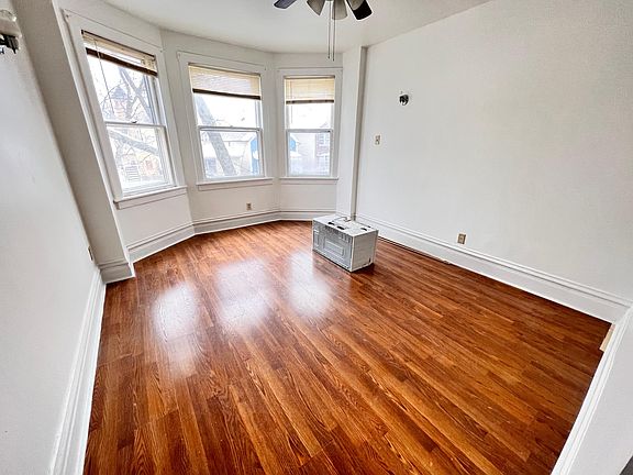2nd image of 1852 N Keeler Ave #2S