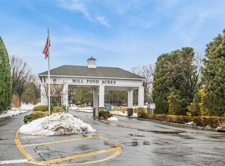 92 Pond View, Port Washington, NY 11050