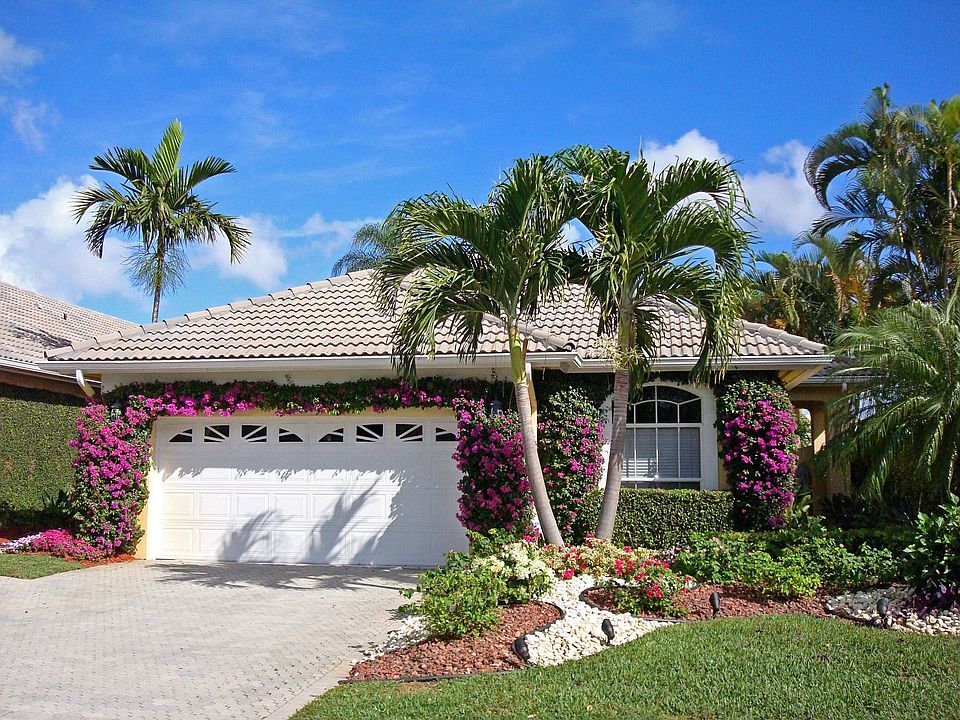 Beautifully landscaped Regents Place gem
