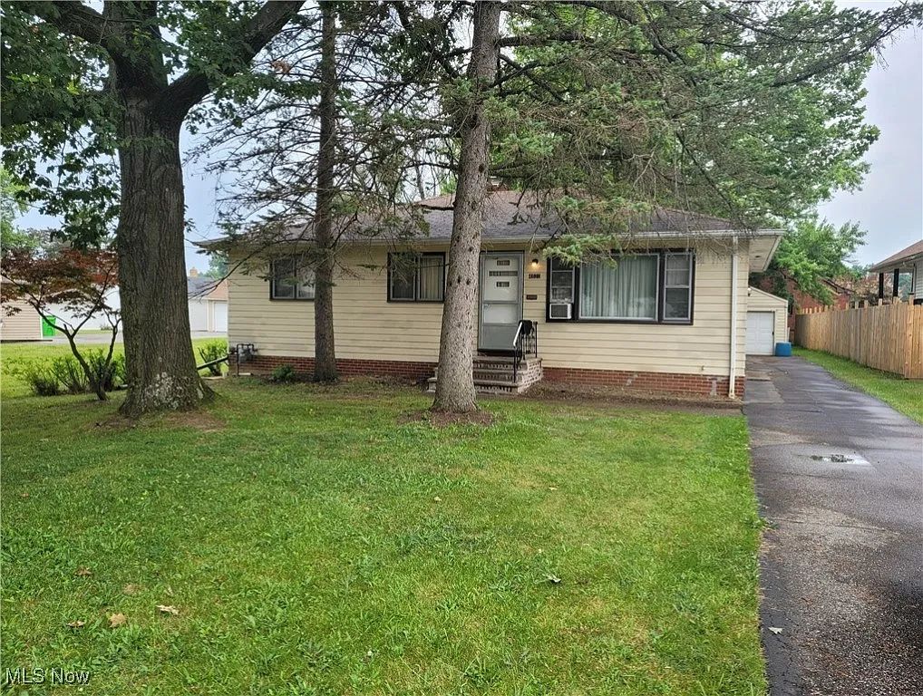 4820 Green Rd photo 1