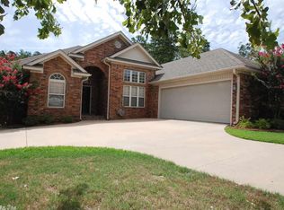 121 Pleasantwood Dr, Maumelle, AR 72113