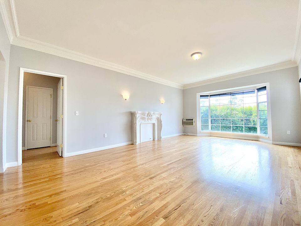 1st image of 1445 N Hayworth Ave #1/2