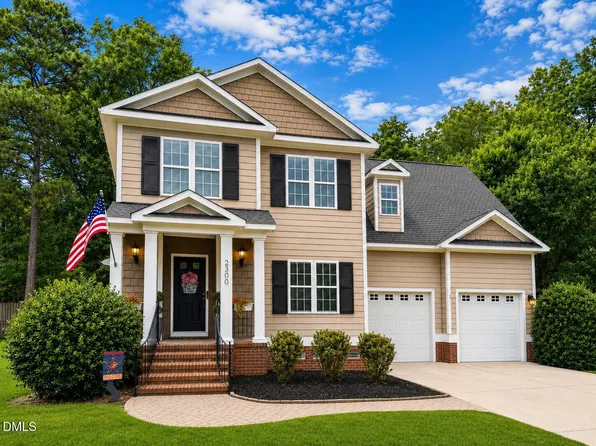 2300 Larkhaven Ct, Fayetteville, NC 28303
