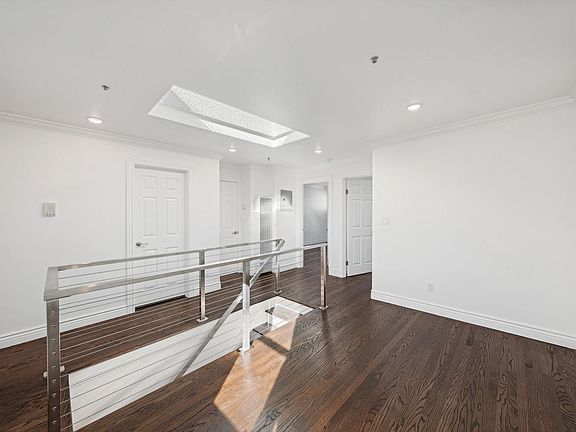 5th image of 957-961 Oak St #4B-2BA-1300SQFT