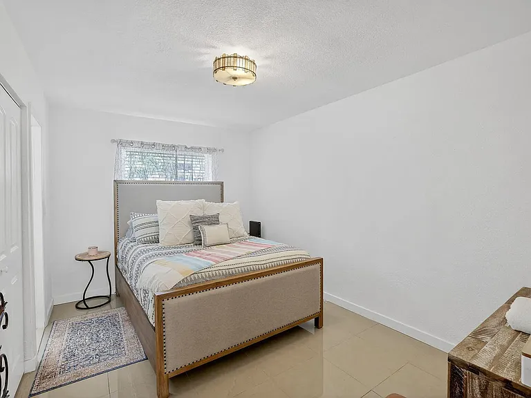 815 Middle River Dr #114 — Photo 10