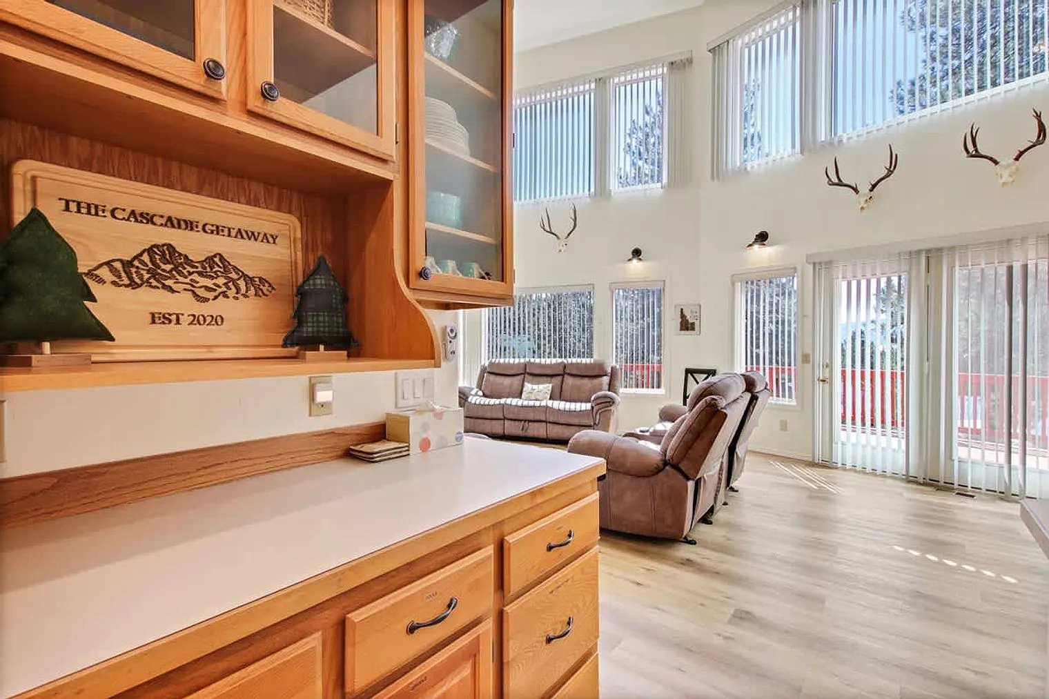 4 bed, 2.0 bath, 2992 sqft, $12,594 — Photo 4