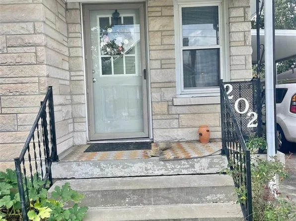 202 Sunnyhill Dr, Campbellsville, KY 42718