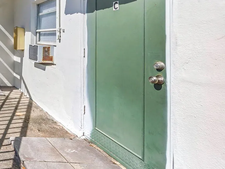 416 Skinner Blvd — Photo 28