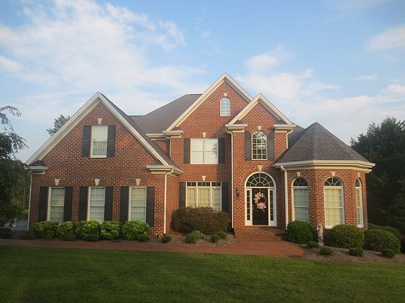2nd image of 231 Saint Johns Cir