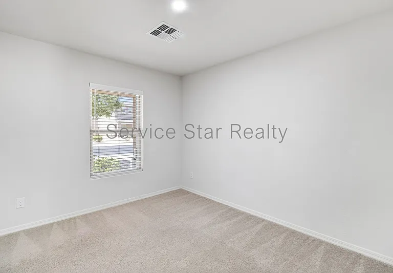 214 W Watson Ct — Photo 6
