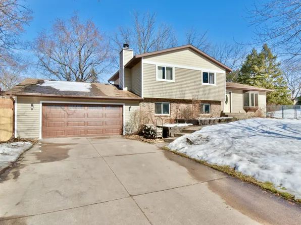 1587 Hennessy Vis, White Bear Township, MN 55110