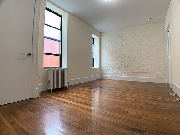 3rd image of 455 Hudson St APT 37