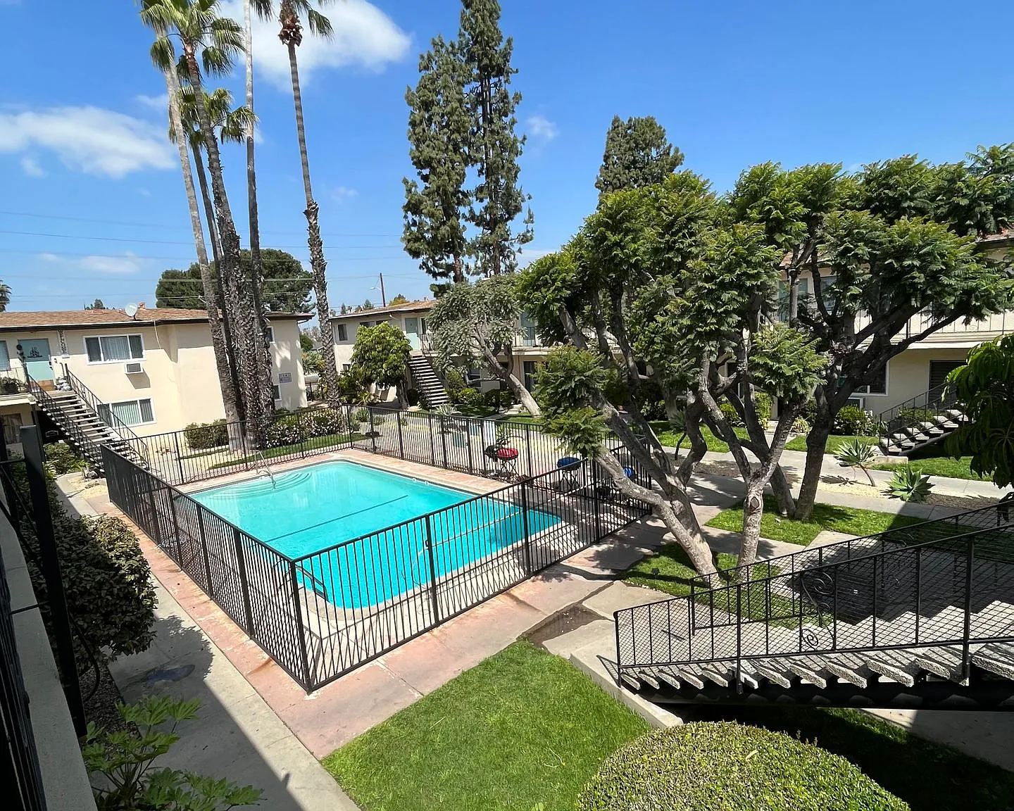 Azusa Ave - 800-804 (Azusa Grande) — Photo 4