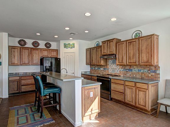 3rd image of 2156 E Bluejay Bluff Ln
