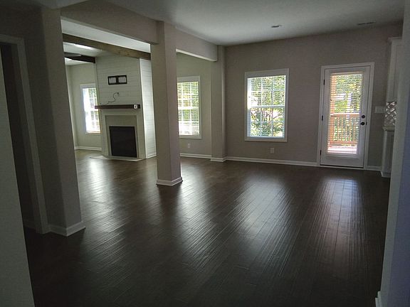 4th image of 10024 Castleglen Ln