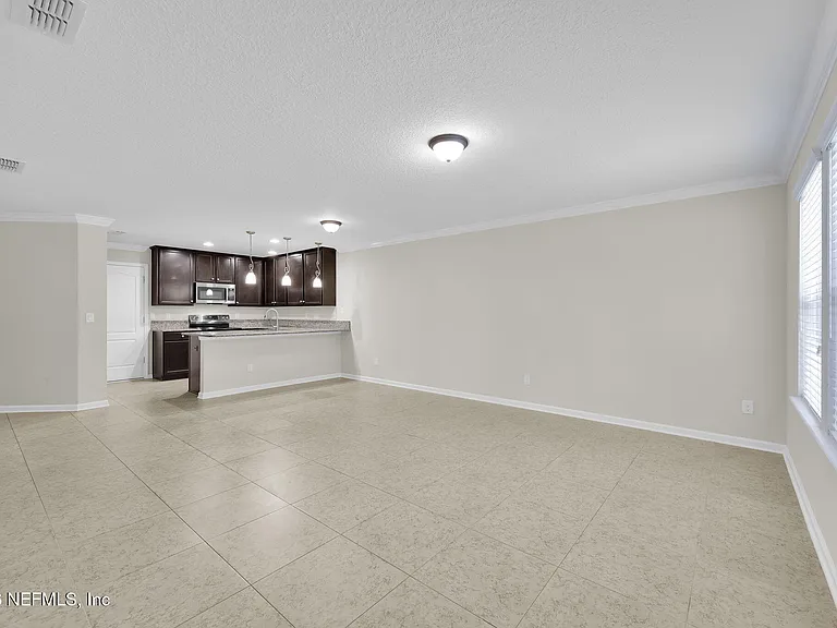 452 Walnut Dr — Photo 14