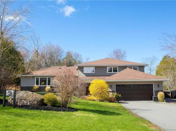 9 Hillcrest Dr, Rothesay, NB E2E 5P6