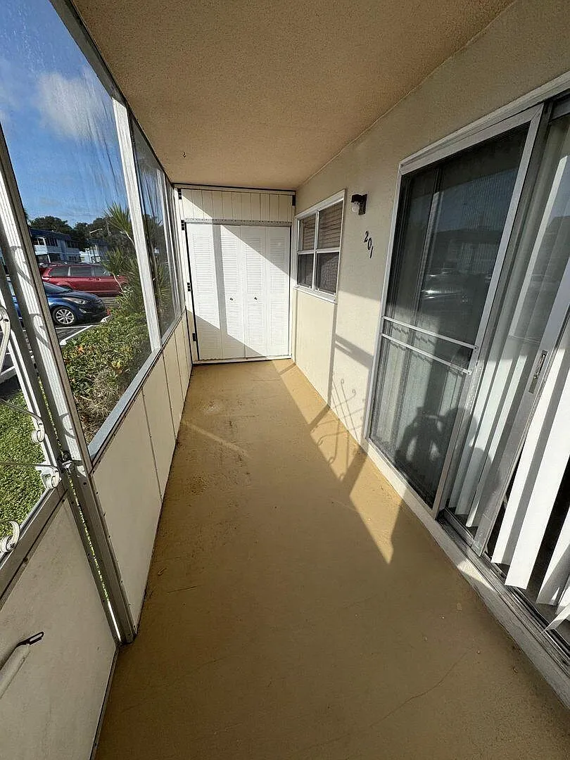 Brittany Condos — Photo 4
