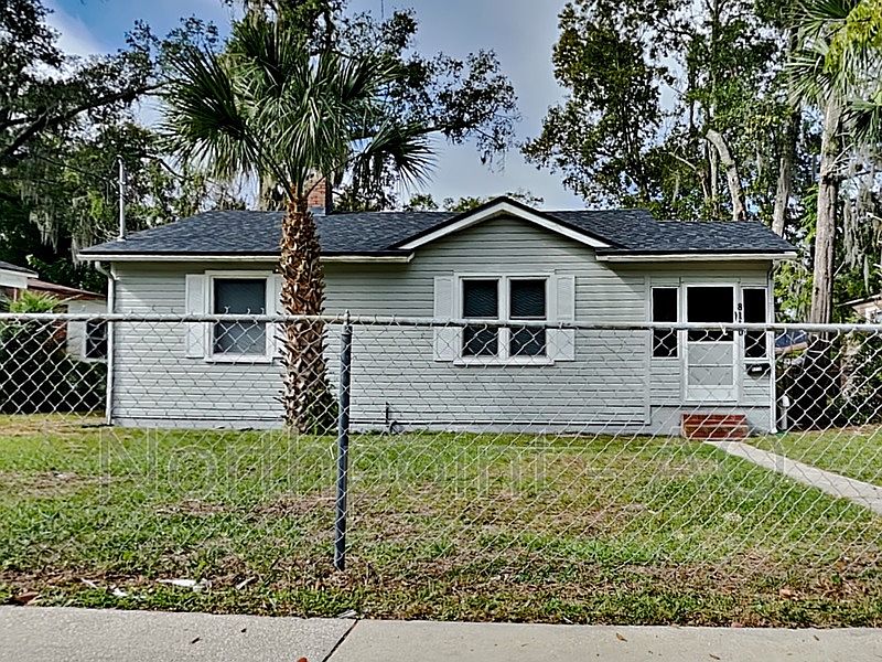 1st image of 8110 Lexington Dr