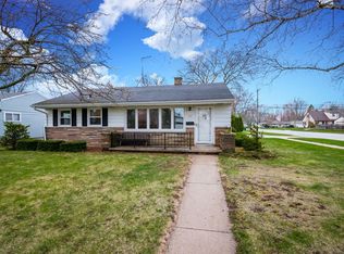951 N Benjamin St, Port Washington, WI 53074